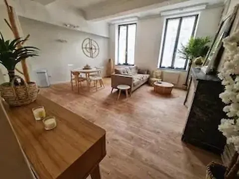 Le Patio アパート *
